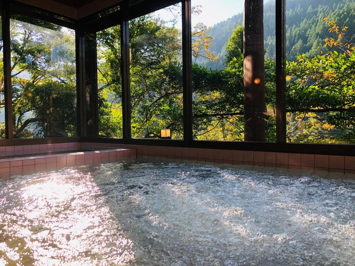 Kazuraya Hotel Miyoshi  Exterior foto