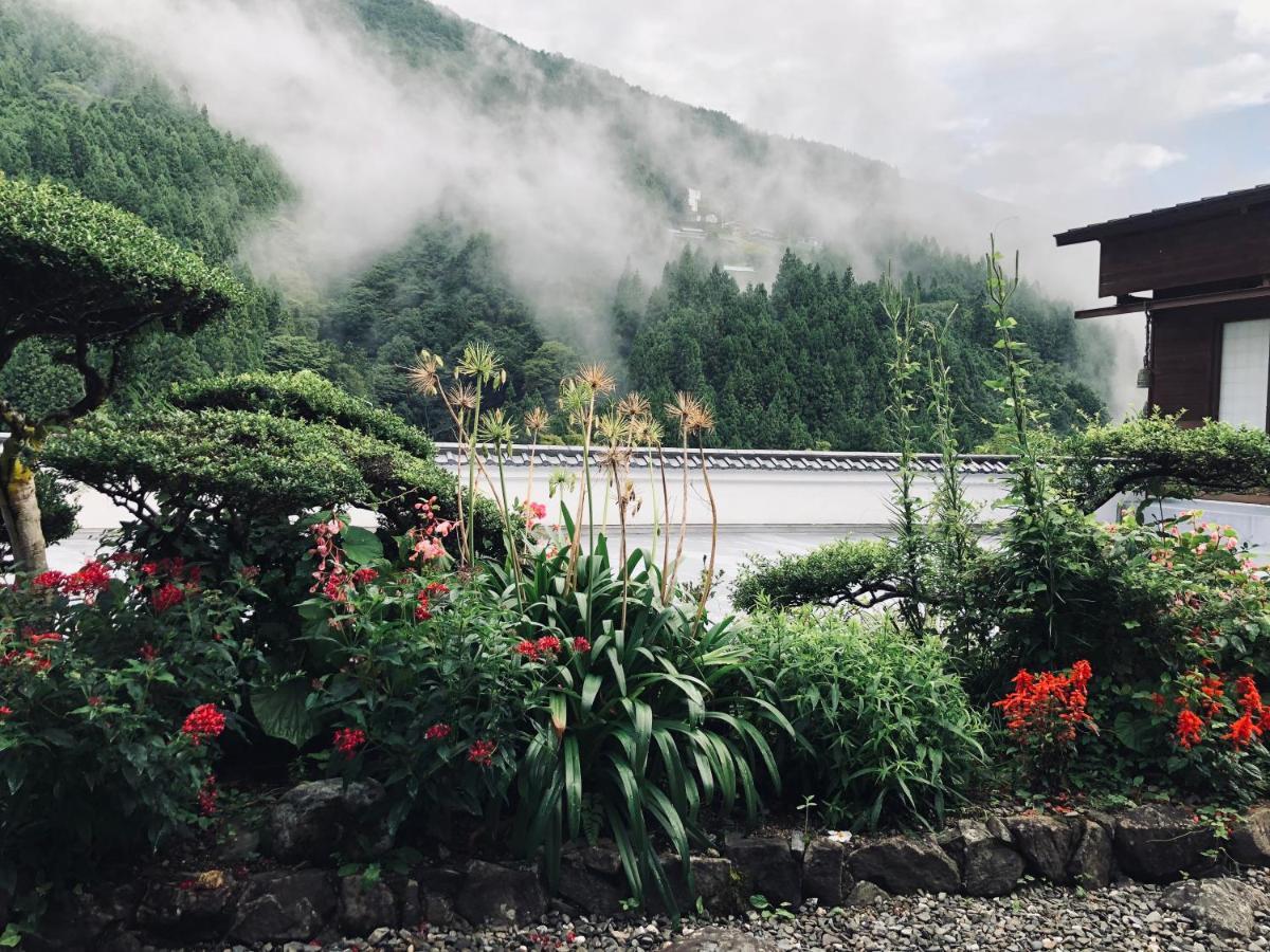 Kazuraya Hotel Miyoshi  Exterior foto