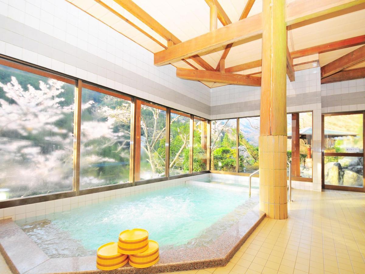 Kazuraya Hotel Miyoshi  Exterior foto