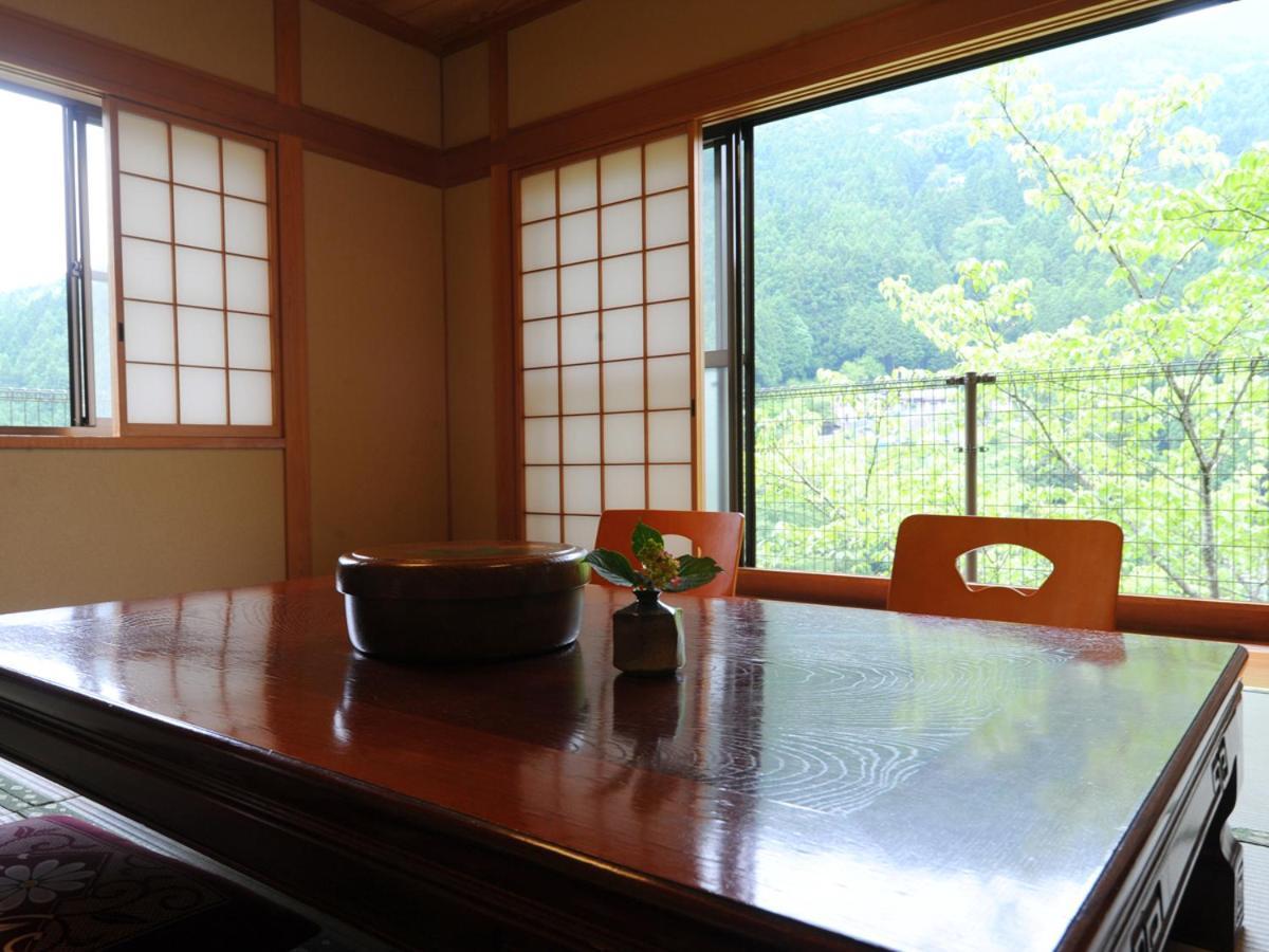 Kazuraya Hotel Miyoshi  Exterior foto